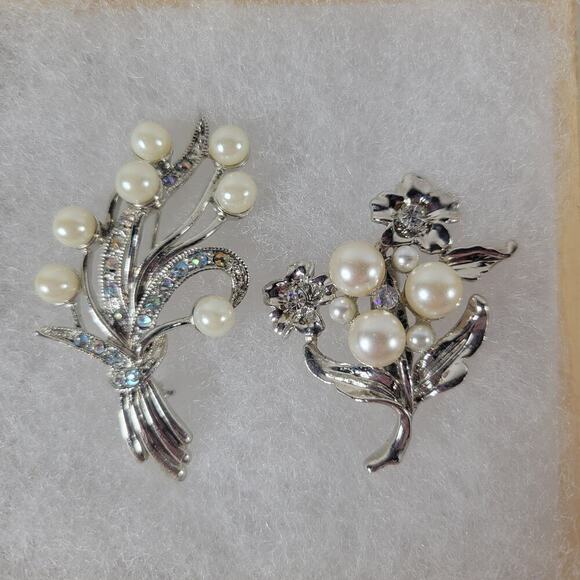 Set of 2 Silver Tone Classic Faux Pearl Floral Wheat Sheaf & Flowers Brooches - Picture 1 of 5